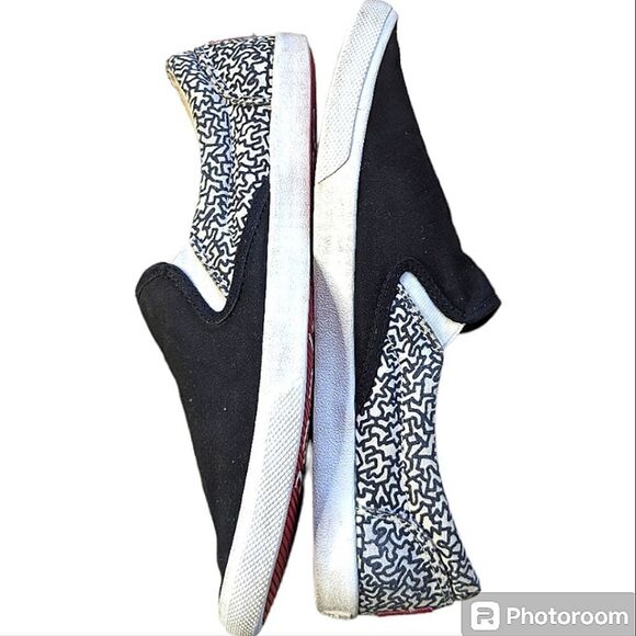 Bucketfeet Black & White Skater Style Slip On Sneakers size 10 - Picture 4 of 13